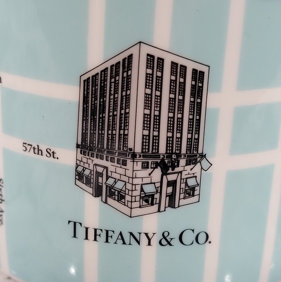 TIFFANY & CO. Manhattan Mug Fine Bone China Map of New York Serial Number Set - Picture 2 of 12